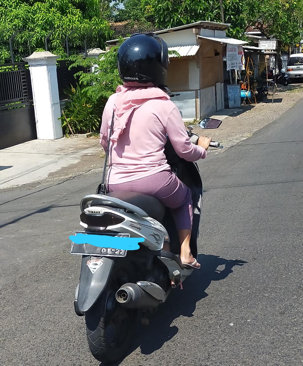 Candid Camera on X: Nyeplak t.colJHUHdgDnC  X