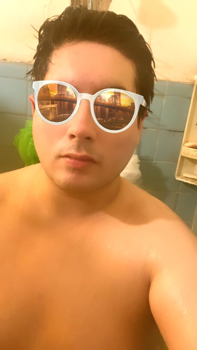 LleonidasA's tweet photo. Nothing better to finish off a Saturday by taking a nice hot shower #shower #SaturdayVibes #saturdaynight https://t.co/Kv18cRb9XD
