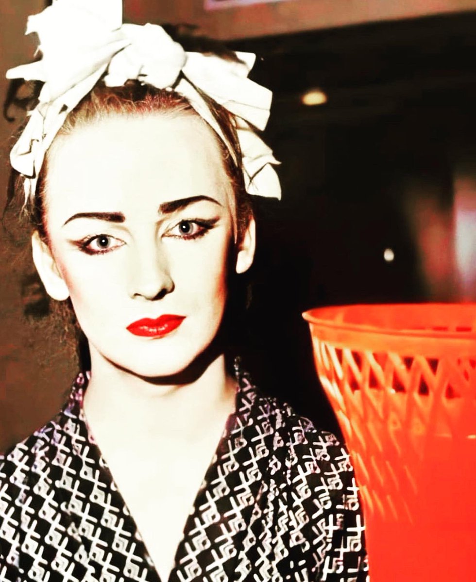 cultyourclub's tweet photo. 𝗕 𝗢 𝗬 𝗚 𝗘 𝗢 𝗥 𝗚 𝗘
#boygeorge #cultureclub #iconic #legendary #Nefertiti #queen #Egypt #TheCure #FireinCairo 🔥 #digitalism #mix #80s #fan #fun #photo #video #edit #cultyourclub☟
Watch the video mix on Instagram:
https://t.co/wiWEqXZc3e https://t.co/7IC2GO9PXu