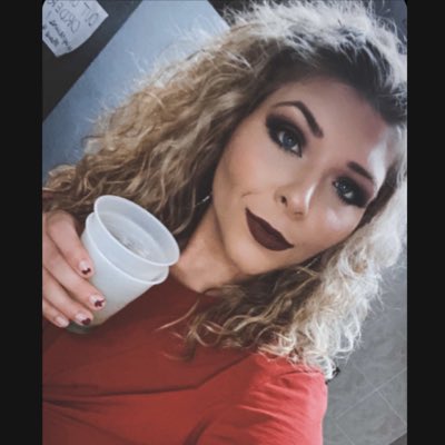 RunningErins123's tweet photo. 💋 #NewProfilePic https://t.co/r4qLbLfJGq