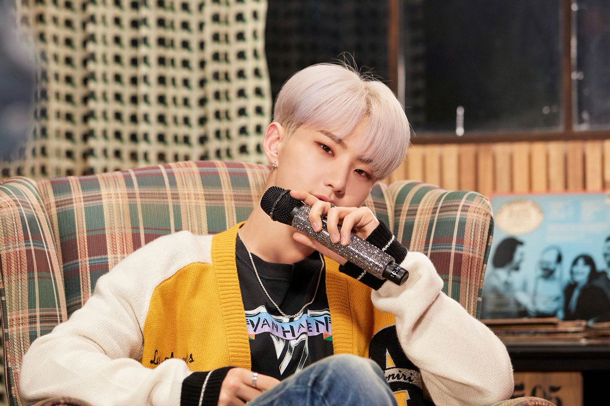 17sKWONHOSHI's tweet photo. [#권왕댯님] SEVENTEEN Rolling Stone Behind Sketch

▶ https://t.co/Ea0593HFMW

#SEVENTEEN #세븐틴 #Rolling_Stone https://t.co/2nRzWuu1Qb
