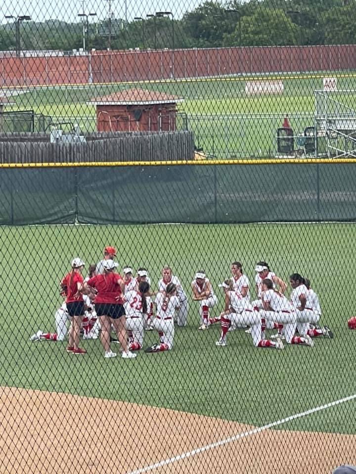 1835Cards's tweet photo. 🥎🥎🥎

Congrats to these ladies making C-Town history! 

They fought till the end but unfortunately fell short. Way to leave everything y’all have on the field today! ❤️🤍

#GOCARDS 
#Peckem https://t.co/ffYySgKTnT
