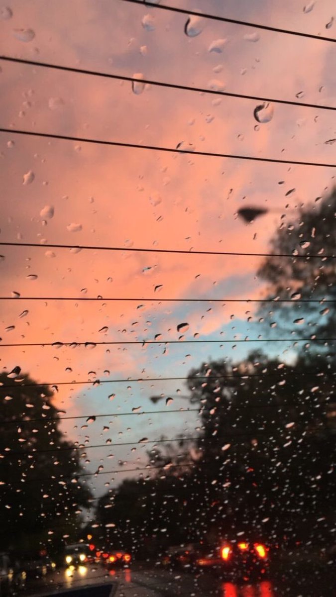 Exulansista's tweet photo. Pluviofilia: amor, afición o atracción especial por la lluvia y todo lo que le concierne. https://t.co/AMOUMdxinD