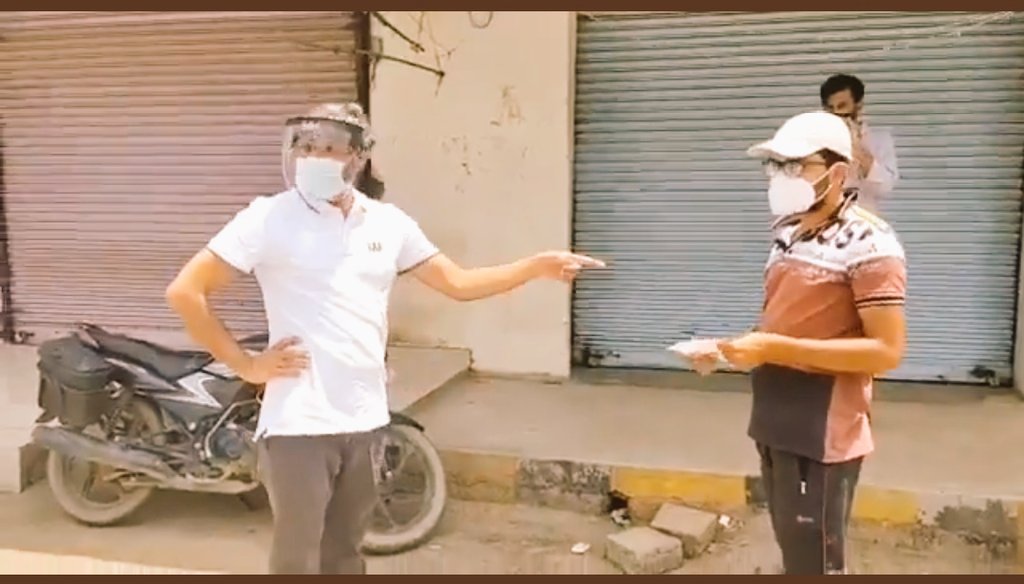 TamirulH's tweet photo. He is an UPSC pass out collector,having goons type behaviour.
Should a public servant treat like this with people.
 #SuspendRanbirSharmaIAS
@dc_sahibganj https://t.co/SL0vNHytXc
