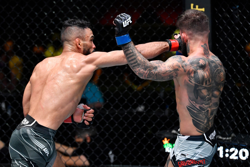 Ufcスケジュール ガーブラントを応援してたけど 技術に差があると一か八かですら封じられる そりゃそうか 吹っ切って前に出ただけでパンチが当たるなら誰も苦労しないしそんな甘い世界じゃないですよねー