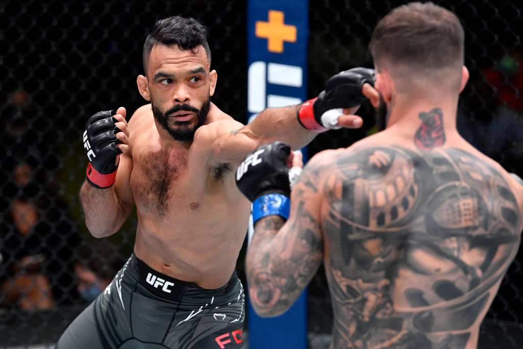 Ufcスケジュール ガーブラントを応援してたけど 技術に差があると一か八かですら封じられる そりゃそうか 吹っ切って前に出ただけでパンチが当たるなら誰も苦労しないしそんな甘い世界じゃないですよねー