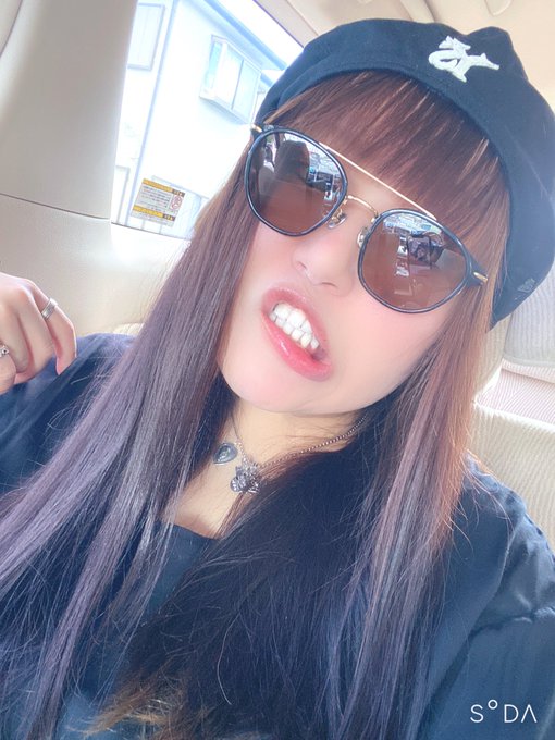 サングラス 高画質 のtwitterイラスト検索結果 古い順