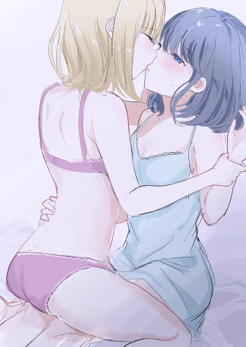 #キスの日
どうしても百合キスが描きたかった 