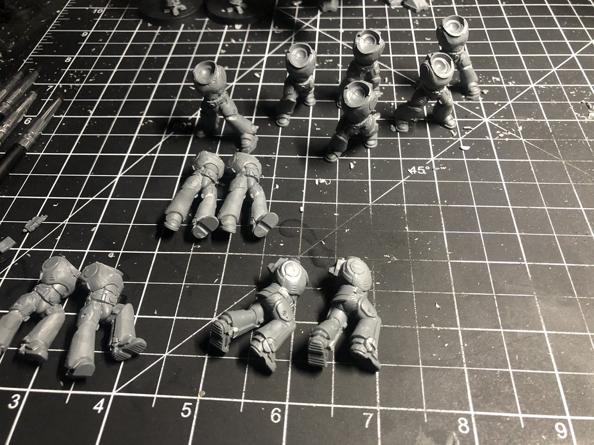 Visionsfromthe2's tweet image. All prepped today but didn’t feel good about working on the greenstuff today. Hopefully tomorrow I will.

Still need to sort out getting a few more bodies before I’ll have a playable force!

#Warmongers #WarhammerCommunity #truescale #FaithfulJackals