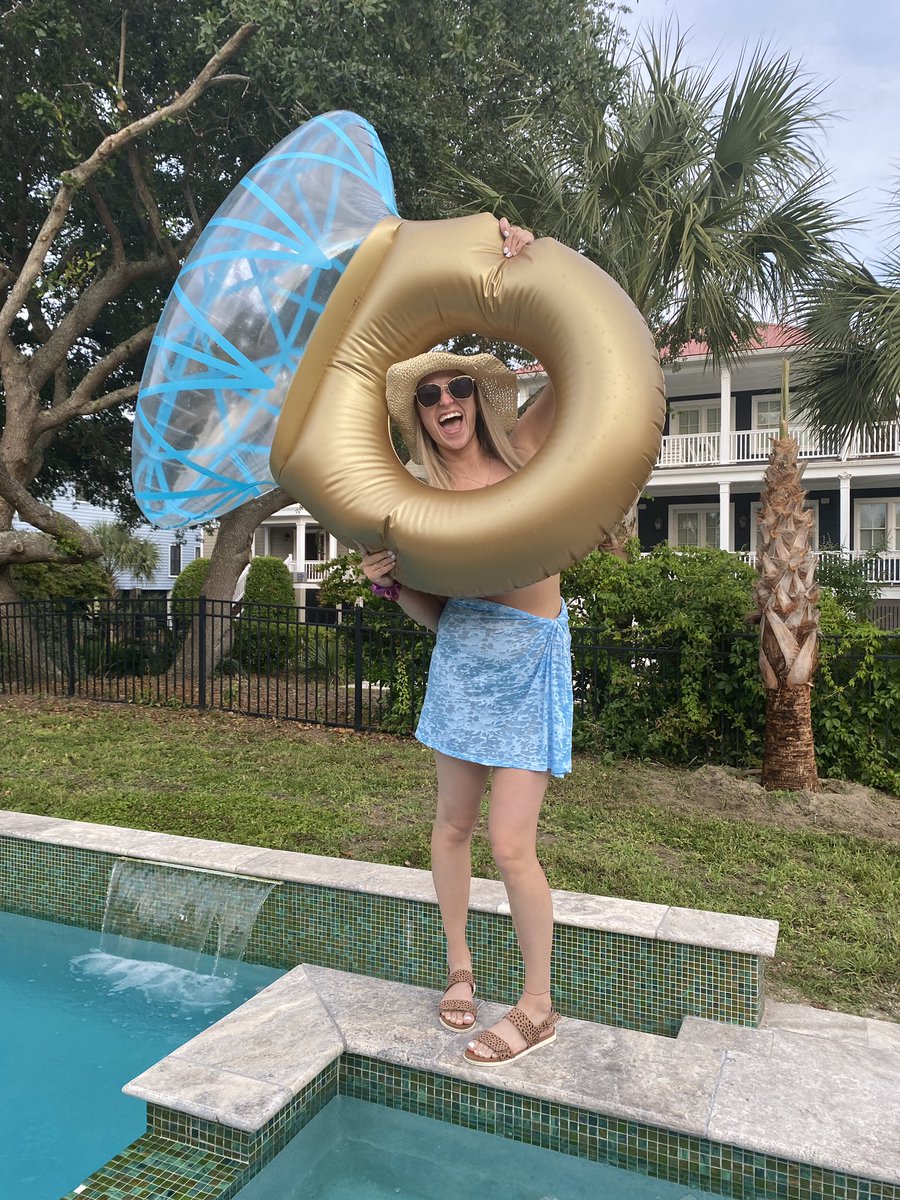 fosteyflakes's tweet photo. Can’t have a bachelorette party without the #1 MVP @pedialyte #notjustforbabies #influencers https://t.co/JAcAMODAb8