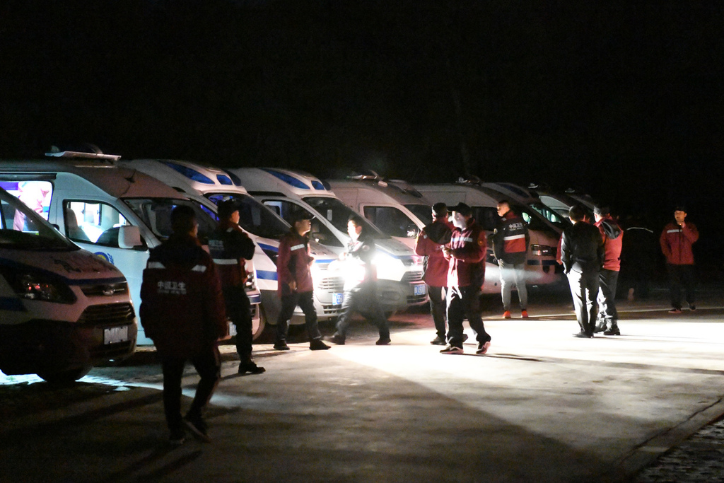 World00News's tweet photo. Nightmare marathon: 20 dead after extremely bad weather upends 100-km cross-country race in China https://t.co/ma8kKhSxPs https://t.co/B18MMROc7s