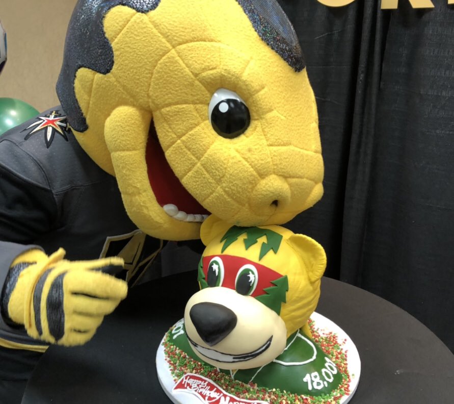 ChanceNHL's tweet photo. Victory never tasted so good!
#VictoryIsOurs #Knightup https://t.co/HnfAwQ1Rya
