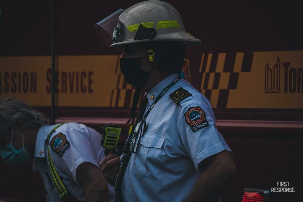 FirstResponseP1's tweet photo. Toronto Fire crews on-scene of a multi-alarm fire in the Mt. Dennis area, yesterday 🔥🇨🇦
•
•
#torontofireservices #tfs #firedepartment #fd #firefighters #firetrucks #smealfireapparatus #districtchief #spartanfireapparatus #engine #platform #fire #structurefire #4alarm #emerge… https://t.co/pH77DFWWMY