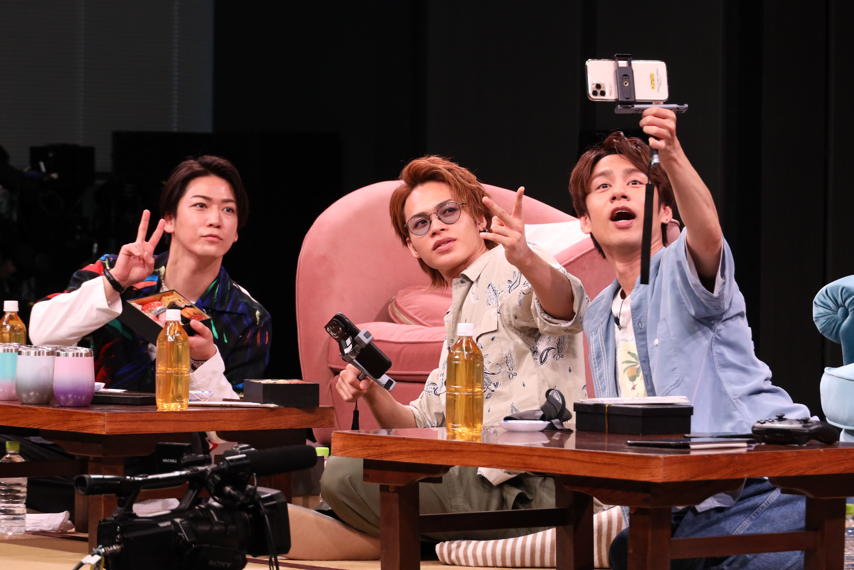 E2D-5v6VoAEPy6c?format=jpg&name=4096x409