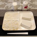 すべてが真っ白!？今日の夜ご飯は白色で統一!