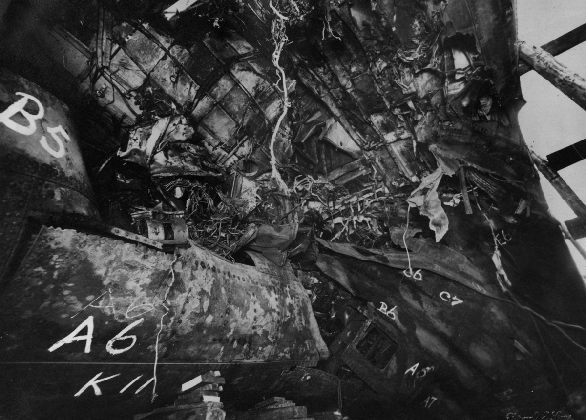 Rich_Ships's tweet photo. More HMS KELLY torpedo damage

She returned to service in Dec-1940, 8 months later. Mountbatten commanded HMS JAVELIN during this time

P3 looking from lwr deck thru boiler room

How they saved this ship I'll never know

Pics ref @TWAMmuseums
#WW2 #RoyalNavy #HMSKELLY https://t.co/s8hI4vTBaV