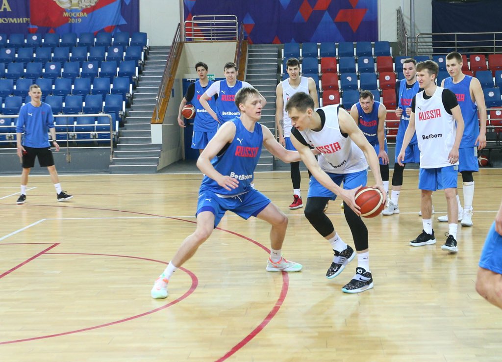AvtodorSaratov's tweet photo. 🐂 Брат на брата ⚔️🏀
#bcavtodor #mikhailovskii #kvitkovskikh #главнаякомандастраны #баскетбудущего @russiabasket https://t.co/K635OV5wWJ