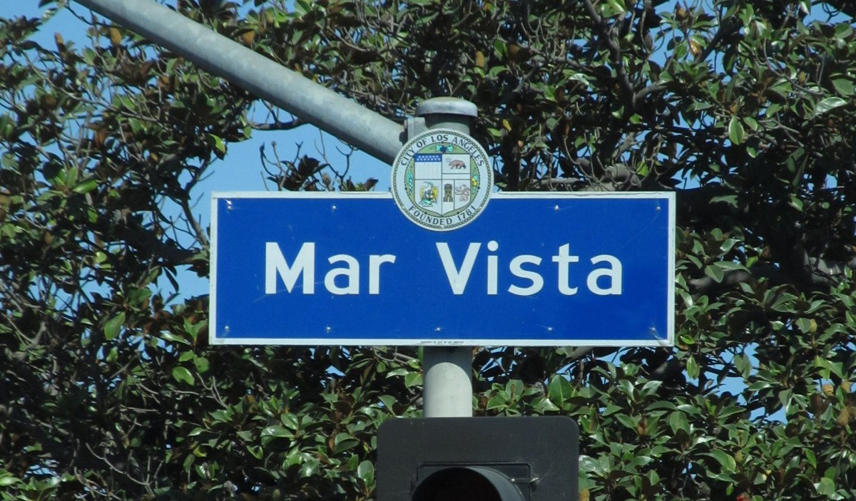 TLDLosAngeles's tweet photo. Mar Vista is just minutes from the beach, Marina del Ray, Santa Monica, West LA and more. Perfect place for your new home.  #losangeles #losangelesrentals #rentla #larentals #larentalservice https://t.co/IUcOoBec3T