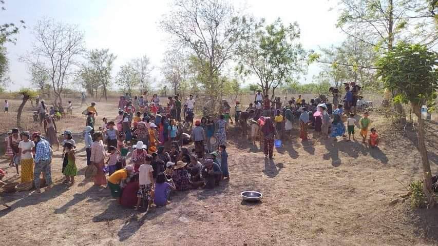 Civilians from LayMyay Village, Budalin staged a strike against military dictatorship while digging ponds which made killing two birds with one stone. #May23Coup  #WhatsHappeningInMyanmar