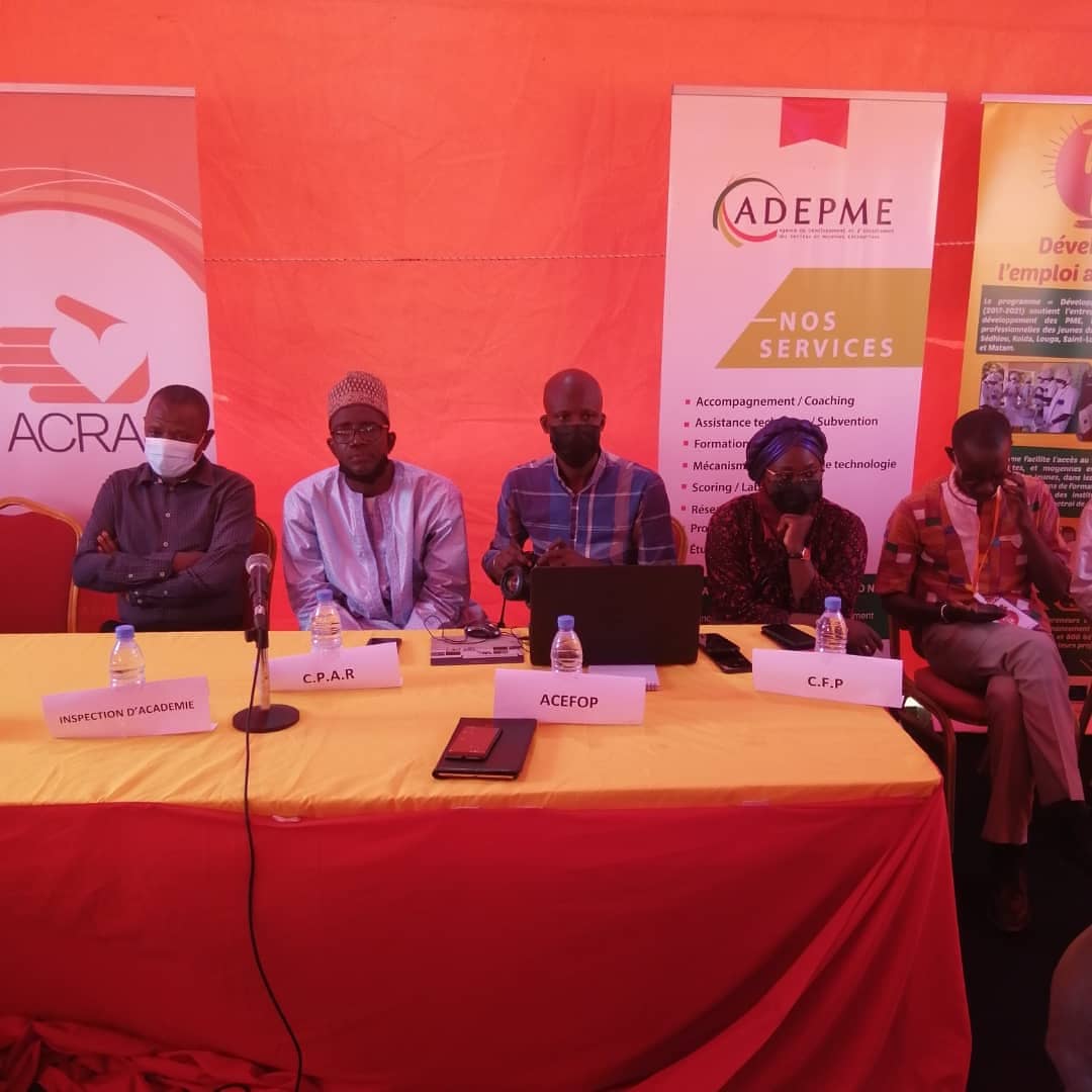 FITSenegal's tweet photo. Cérémonie de remise de diplômes de certification aux apprentis et Maîtres artisans de #Sédhiou le 21 mai en présence du SG de l'Inspection d'académie, du Directeur du CPAR, du Chef d'antenne ACEFOP de Ziguinchor.
#Luxdev #ACEFOP @UEauSenegal @Adepme @fondsfpt #tekkifii https://t.co/LKBPyp2GKq