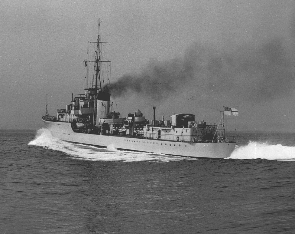 Rich_Ships's tweet photo. 12-Dec-1939 struck a mine in the Tyne Estuary

28-Feb-1940 repairs complete

2-Mar-1940 collision w HMS GURKHA and back to drydock

27-Apr-1940 assisted evacuation of Namsos, Norway

Note: #Mountbatten is captain for the life of HMS KELLY

TWAM ref. 2931  #HMSKELLY https://t.co/ujvWVC9pjb
