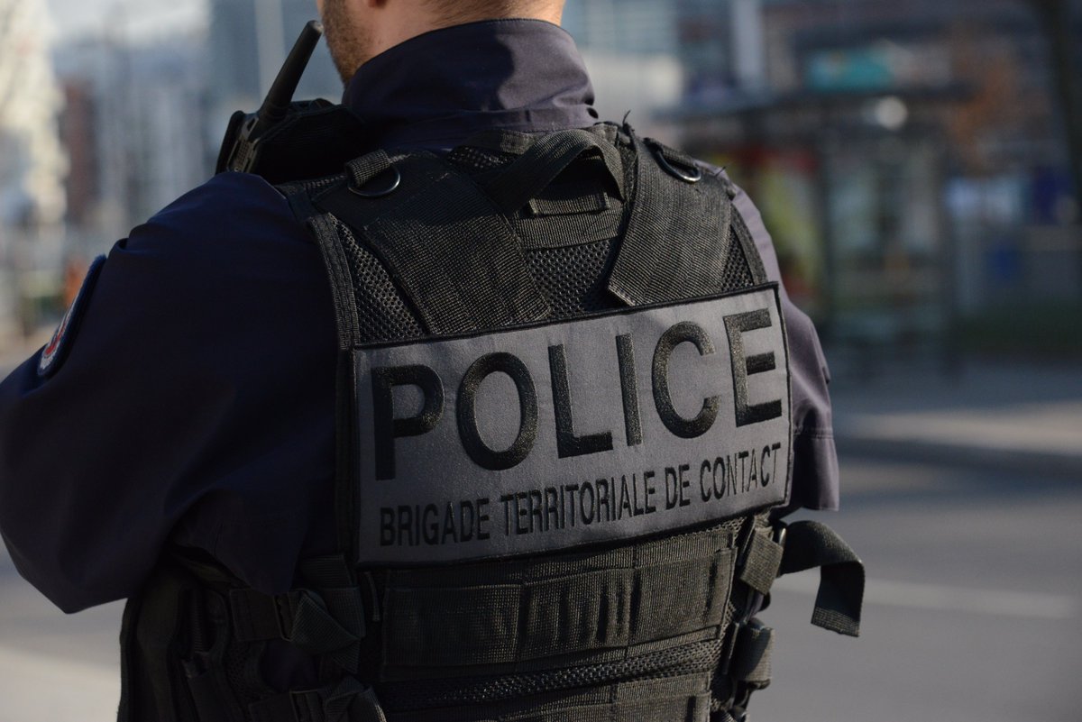 Les 👮‍♀️👮‍♂️ des BTC sont, à l'instar de leurs collègues de Police-Secours, très polyvalents.
En patrouille à pied, à VTT ou en voiture, ils effectuent un réel travail de terrain entre interventions, interpellations et échanges avec les habitants et les commerçants.