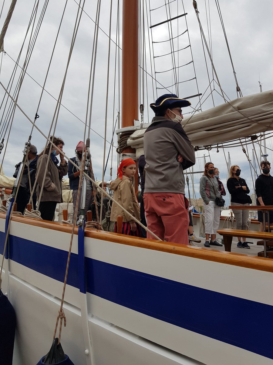 ParcCalanques's tweet photo. Ce matin c'est la première flottille des #piratesduplastique et la première édition de #lavoieestlibre organisée par @marseille 😍😍😍
Rdv dans quelques minutes pour voir les pirates débarquer sur les plages de Borely et Bonneveine ! https://t.co/3P3vE4Iqmx