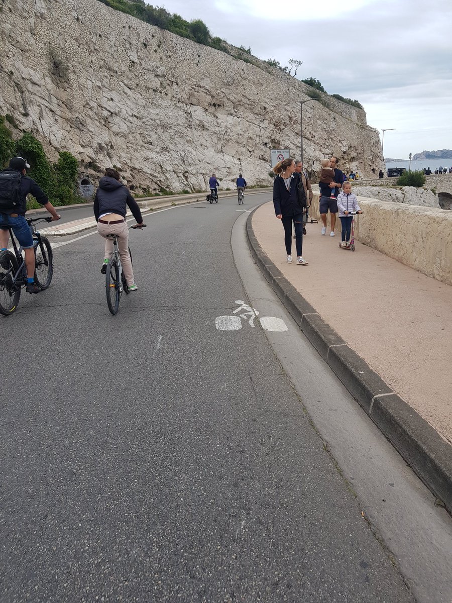 ParcCalanques's tweet photo. Ce matin c'est la première flottille des #piratesduplastique et la première édition de #lavoieestlibre organisée par @marseille 😍😍😍
Rdv dans quelques minutes pour voir les pirates débarquer sur les plages de Borely et Bonneveine ! https://t.co/3P3vE4Iqmx
