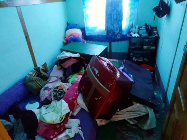 sfys_nn's tweet photo. It's reported that military terrorist council who were stationing near Myanmar Economic Bank in #Mindat raided , broke the locks and destroyed the houses of the bank staff housing inside the office campus &amp; robbed the properties of the people.
#May23Coup 
#WhatsHappeninglnMyanmar https://t.co/eeOWtpCwEt
