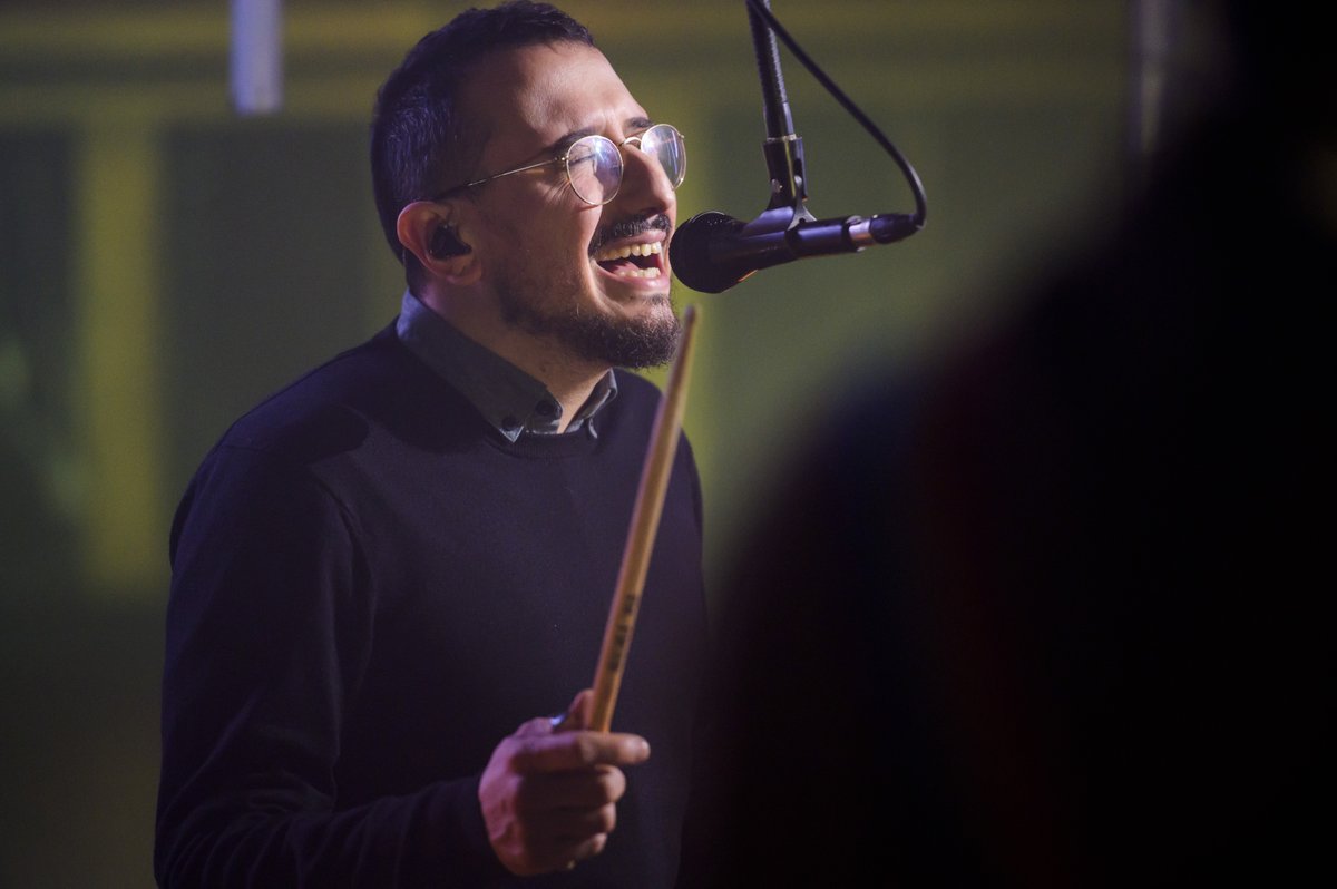 RTVECatalunya's tweet photo. 💥 Et vas perdre @GrupManel a @efectecollins? Avui tens una nova oportunitat!
🎶 Guillem Gisbert, Arnau Vallvé, Roger Padilla i Martí Maymó interpreten a la @Sala_Apolo, tres cançons 📀 #PerLaBonaGent.
⏰ 14:15h a @la2_tve #TVECatalunya
📲 https://t.co/SdA2PiVe6l
#EfecteCollins https://t.co/iy9ADhvk3U