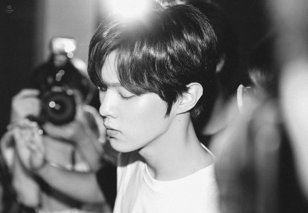 legendhompic's tweet photo. 50. 업텐션 김우석 https://t.co/MROHJPqRyP