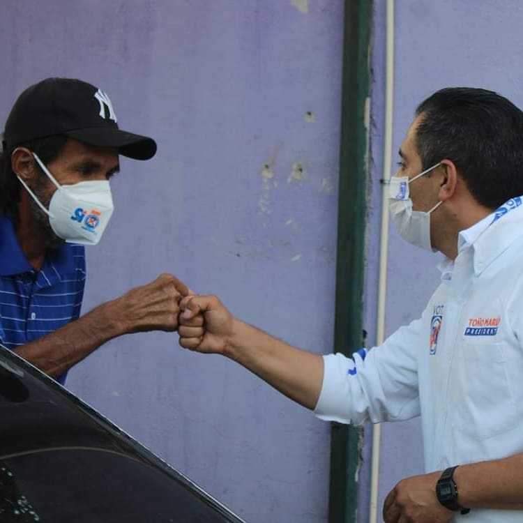 MarunTono's tweet photo. En #SanFranciscoDelRincón seremos un gobierno cercano que siempre esté atento para buscar soluciones reales. Gracias a nuestros amigos de la comunidad del Barrio de Guadalupe por escucharnos y recibirnos. ¡Empecemos a construir la ciudad que tanto merecemos! 
#VotaPAN https://t.co/by0r1g352N