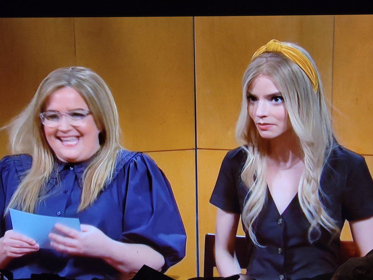 Two_Cams25's tweet photo. #AnyaTaylorJoy looking like she could fit in w/ the #DCComicsBombshells. 

#SNL #NBCSNL #SaturdayNightLive #SNLFinale https://t.co/rSy759mRgI