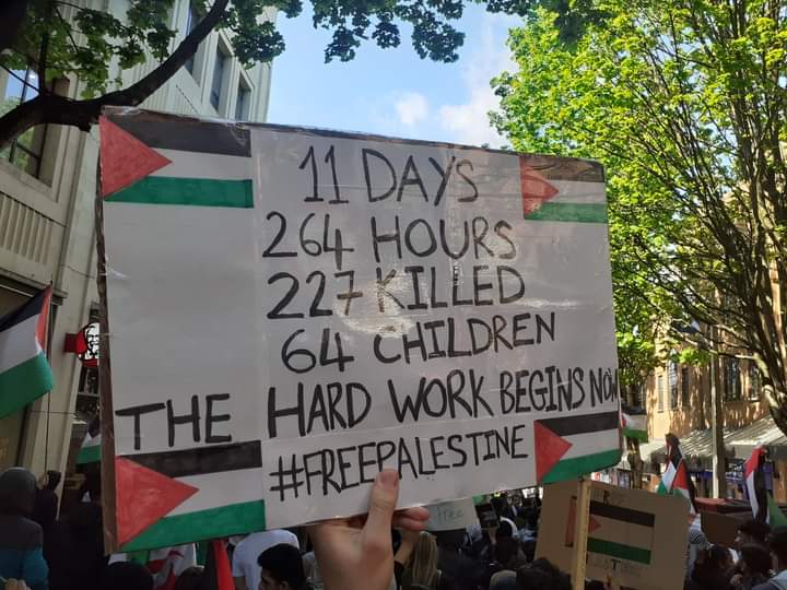 bristoleastlab's tweet photo. Bristol came out to protest against the continued oppression of the Palestinian people. Marching from Easton to College green. https://t.co/sul8sckh15