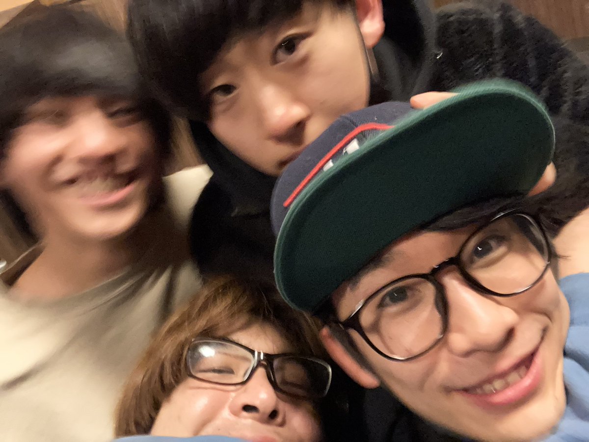 takuya5PEACE's tweet photo. まこちゃんお疲れ様でした。

同い年のプレイヤーがバンド活動を辞めていくのは寂しいけど、俺はステオンもまこちゃんも大好きだから応援し続けるぜ。

俺の気持ちは全部ライブにのっけて放ちました。

みてくださった皆様ありがとうございました。 https://t.co/xJeyDAdhQO
