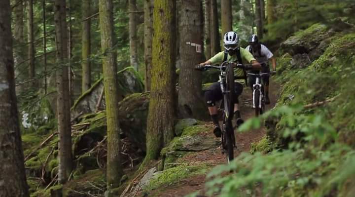 teamhsa's tweet photo. Après une nuit technique Bike Cross et un petit bivouac on attaque la transition avec un long passage en ultra trail. On pousse la machine. https://t.co/F0HCc02gvg