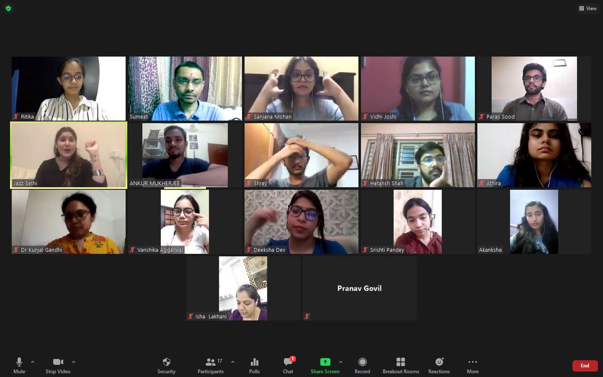 Jazzsethi95's tweet photo. MY DREAM TEAM!!! 😍🤩

Team @diabesties1 !! I love each and everyone of these guys so much! 

Living with #T1D - working to improve care for #T1D and totally #Type1 of a kind!!! 

Monthly meetings be like ♥️💙 https://t.co/6XH0ByYJa7