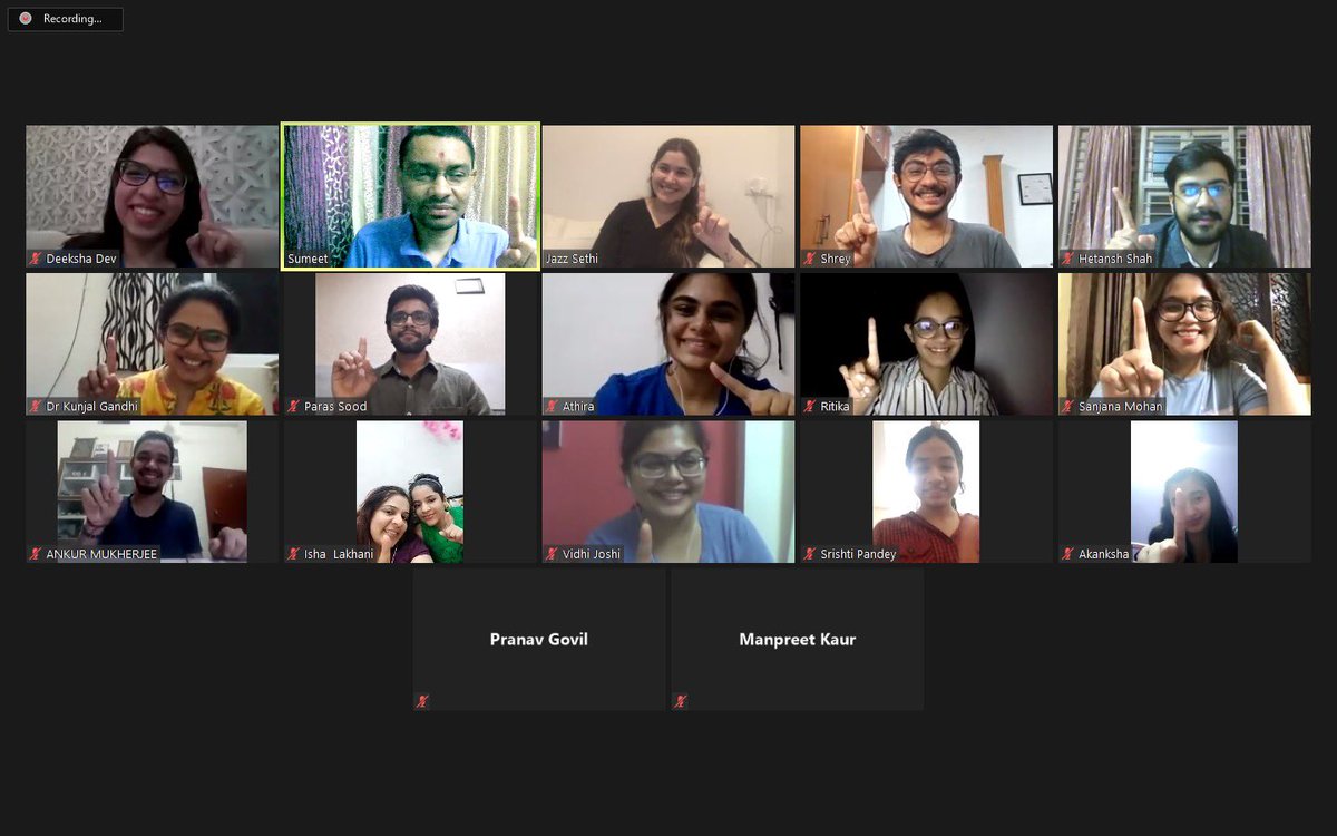 Jazzsethi95's tweet photo. MY DREAM TEAM!!! 😍🤩

Team @diabesties1 !! I love each and everyone of these guys so much! 

Living with #T1D - working to improve care for #T1D and totally #Type1 of a kind!!! 

Monthly meetings be like ♥️💙 https://t.co/6XH0ByYJa7