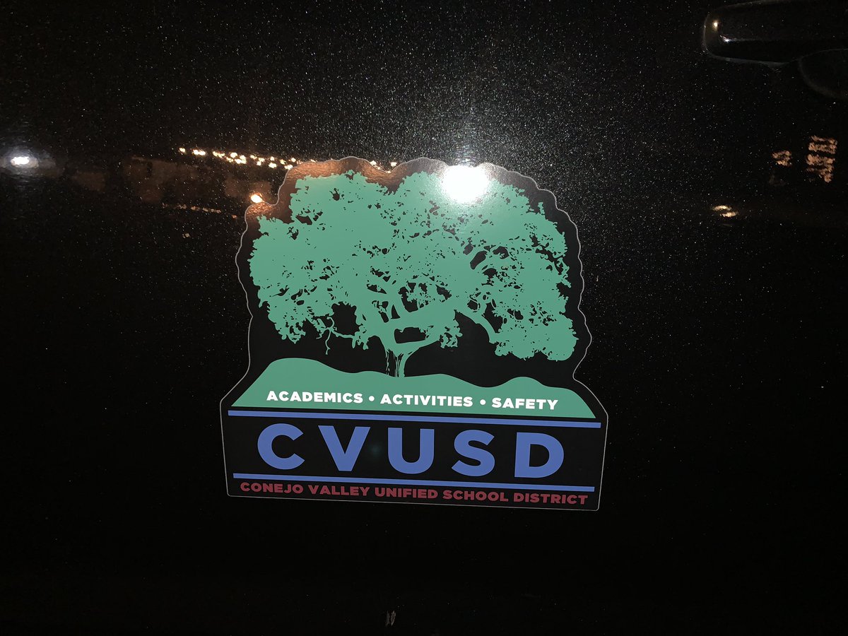 HomesteadSkyli1's tweet photo. @ConejoValleyUSD Hoping you guys can help. Our neighborhood bully is apparently a CVUSD employee. Apparently parking in front of his house warrants boxing someone in overnight. Two CVUSD vehicles, same guy. Help? https://t.co/htNedWgcCs