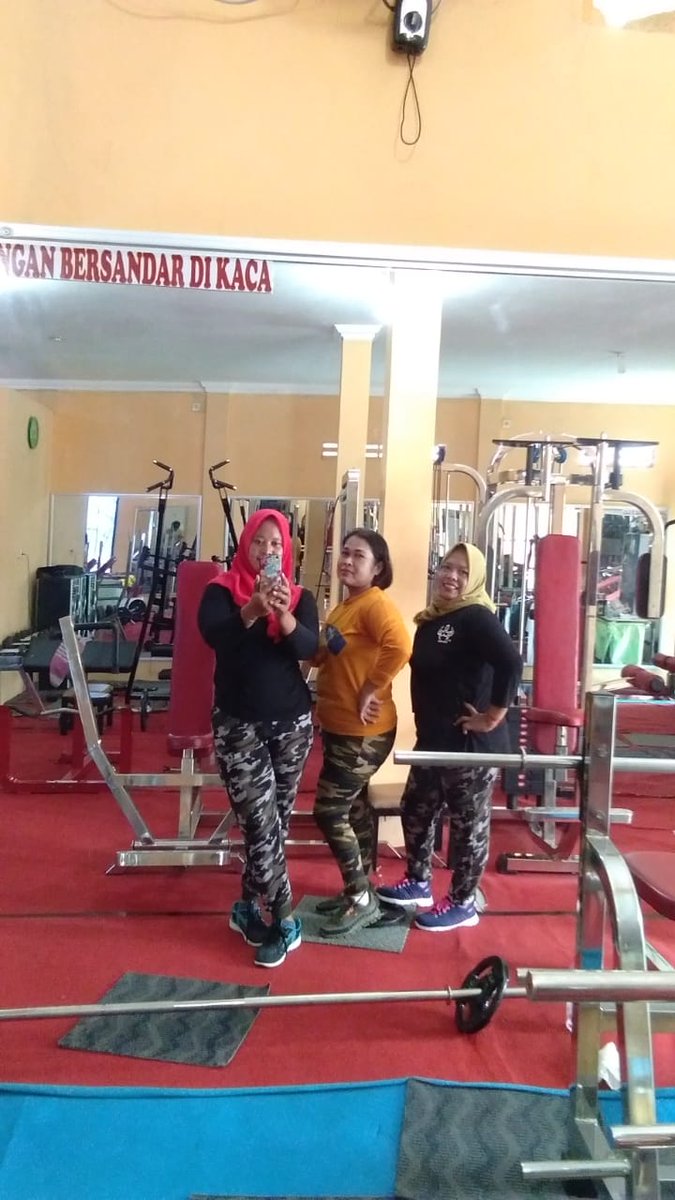 Olah raga dulu biar ttp fit.di ranjang