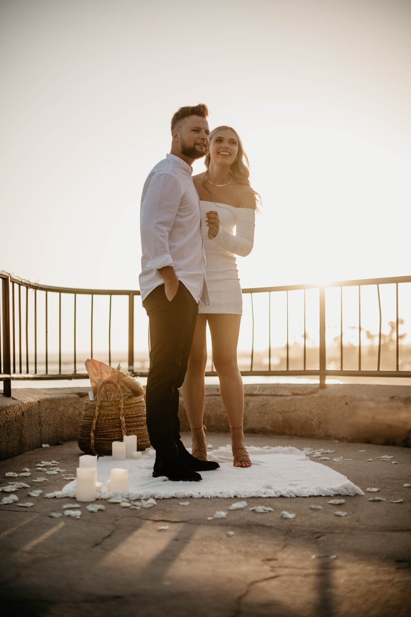 blakebonner_'s tweet photo. Gotta love a perfect SoCal engagement https://t.co/is7vElVIFV