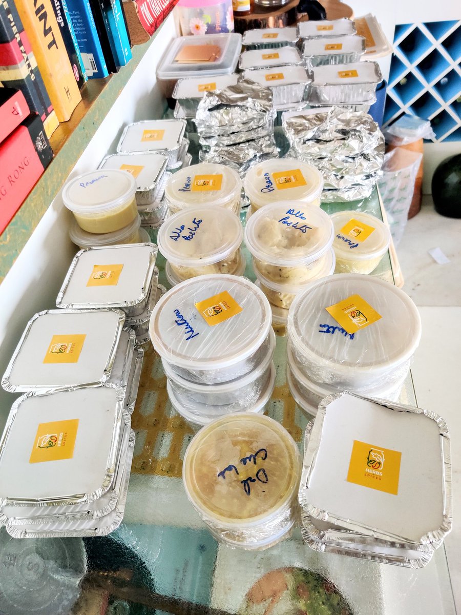 HerbsnSpices1's tweet photo. Bengali thali packed and ready to go.
#weekendthali
#bengalithali
#tradionalfood
#tradionalthali
#weeklymeal
#weeklymenu
#homechef
#HomeChefMatters
#homechefmeals
#rummyskitchen
#HerbsnSpices https://t.co/vzpwPZjX36