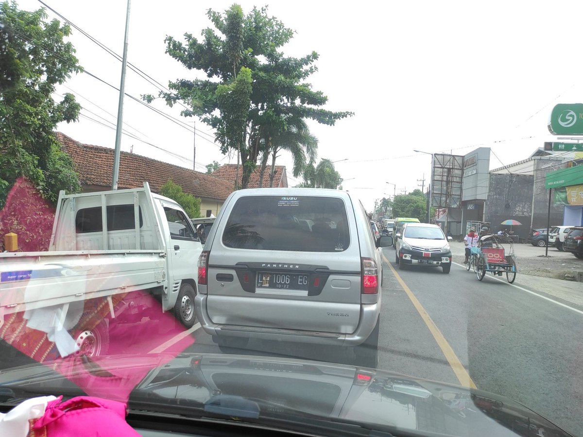aangfajarpp's tweet photo. @e100ss macet parah, Tanggul Jember, arah ke Lumajang, arah sebaliknya lancar https://t.co/M1KS2IfdEA
