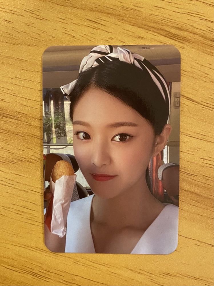 26. LOONA 12:00 Version D Album Hyunjin Photocard