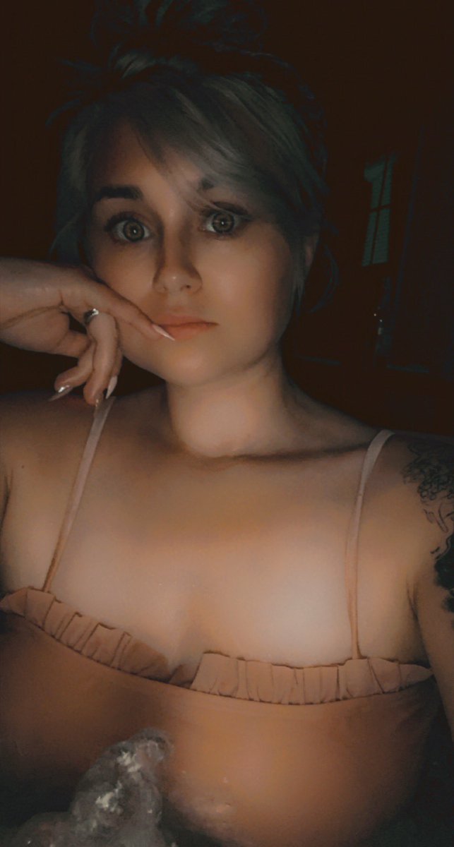 Msdropdead9451's tweet photo. Hey guys come checkout my  onlyfans out. Xx rated content. Juicy photos &amp; videos. Custom posts. Cummm subscribe now while it’s free!                                                   https://t.co/qC7bPiLqRZ https://t.co/B2caEDCYi3