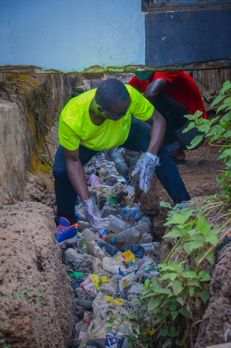 bfpinitiative's tweet photo. On Saturday 22nd May, in commemoration of #BiodiversityDay we along side our partners @Areai4Africa observed the #GreenSallahCleanup in Kakuri, Kaduna as part of the #MissionZeroPlastics, creating awareness and sensitizing the community on indiscriminate waste disposal impacts. https://t.co/Fa6yEECbs5