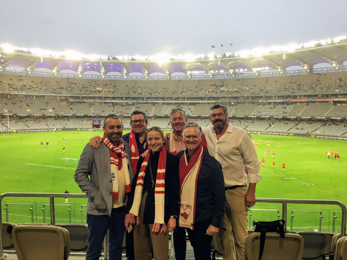 Leeroy_Roberts's tweet photo. @sammostyn @melaniebrockjpn @sydneyswans @sammostyn a few Sydney / Melbourne Bloods with you https://t.co/0EcV8qd5wx