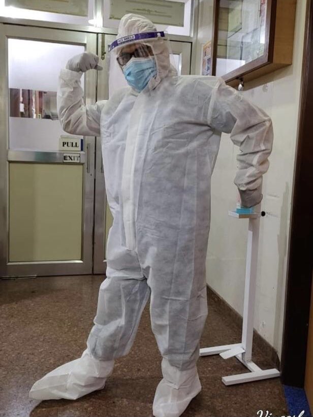 BharGo8's tweet photo. Dudhaachi tahaan taakaawar bhaagavtaa aahaat ka? By using a PPE kit? ๐ #DocRocks ๐ https://t.co/HcAikWsoyt