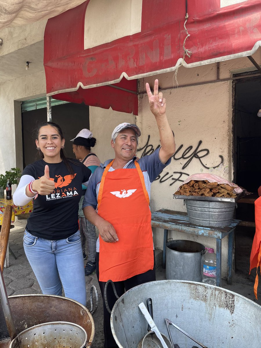 adrianalezama14's tweet photo. Hoy estuvimos en Cerro del Marquéz escuchando todas las personas de la comuna ¡Juntos somos más fuertes! 🧡👊 

🧡 Vota por Adriana Lezama.

#Movimientonaranja #MovimientoCiudadano #Distrito11 #DiputadaLocal #Elecciones2021MX #EleccionesSeguras #Puebla https://t.co/Cb6GfpSHU6
