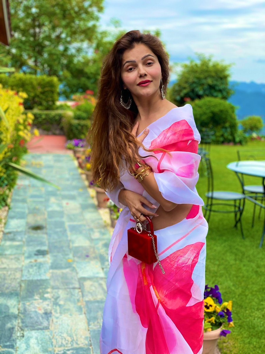RubiDilaik's tweet photo. Ruby Red ❤️..... https://t.co/MAz4NhWls6